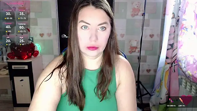 Snapshot of Korolek12 chatting on February 18, 4:58 am Korolek12 online show from February 18, 4:58 am