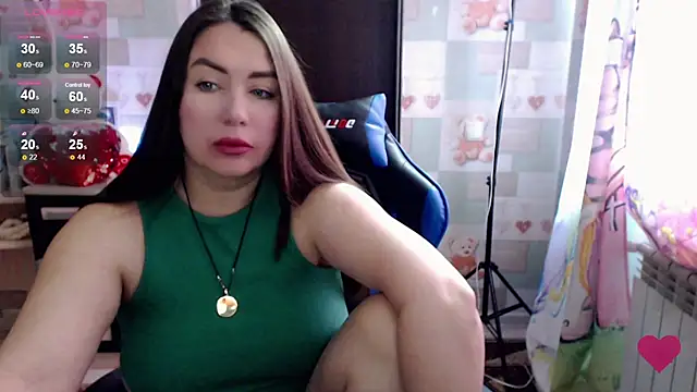 Snapshot of Korolek12 chatting on February 18, 8:05 am Korolek12 online show from February 18, 8:05 am