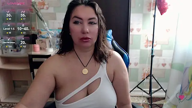 Snapshot of Korolek12 chatting on November 19, 5:07 am Korolek12 online show from November 19, 5:07 am