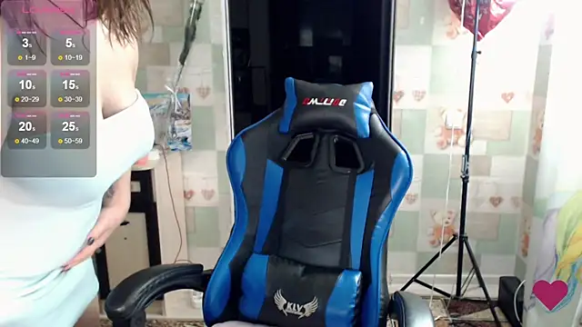 Snapshot of Korolek12 chatting on November 21, 4:44 am Korolek12 online show from November 21, 4:44 am