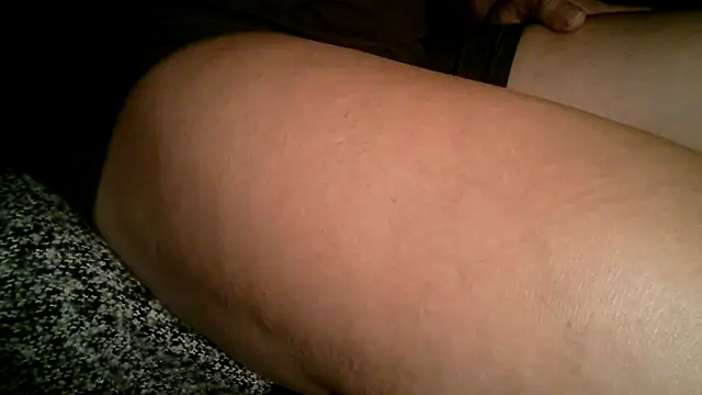 Snapshot of fusskuss2710 chatting on March 14, 10:38 pm fusskuss2710 online show from March 14, 10:38 pm