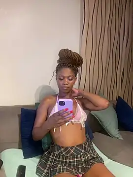 Snapshot of PETITE_NAOMI chatting on March 15, 6:21 pm PETITE NAOMI online show from March 15, 6:21 pm