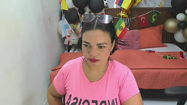 Snapshot of Cloe_35 chatting on July 10, 8:00 pm Cloe 35 online show from July 10, 8:00 pm
