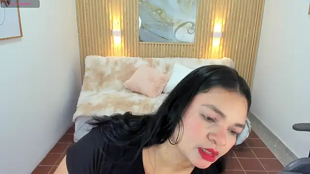 Snapshot of Cloe_35 chatting on August 1, 8:08 pm Cloe 35 online show from August 1, 8:08 pm