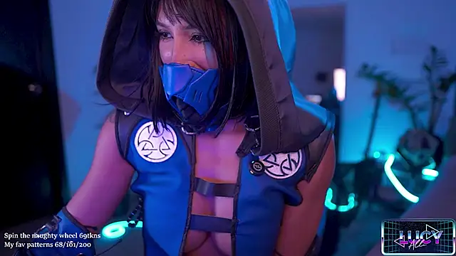 Snapshot of LucyAllenX chatting on October 28, 7:38 pm LucyAllenX online show from October 28, 7:38 pm