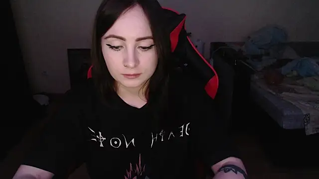 Laralianna online show from December 17, 4:24 pm