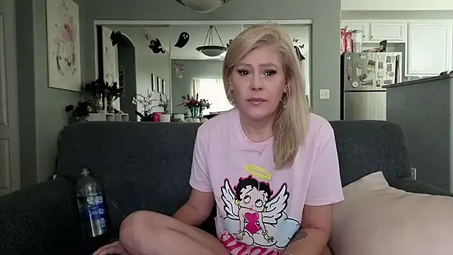 Lexi Shocker online show from November 2, 5:48 pm