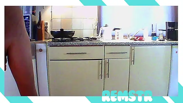 Snapshot of Remstr chatting on December 1, 11:59 am Remstr online show from December 1, 11:59 am