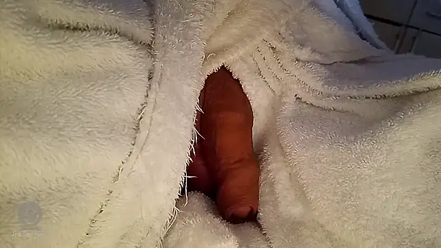 Snapshot of Remstr chatting on December 23, 8:45 am Remstr online show from December 23, 8:45 am