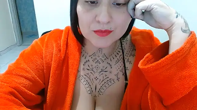 vaholiver online show from July 28, 1:23 am