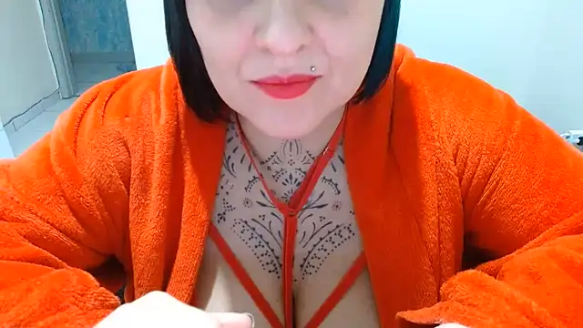 vaholiver online show from July 31, 9:03 pm