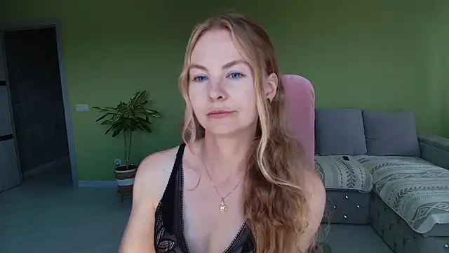 Cuddle Cat online show from July 12, 1:35 pm