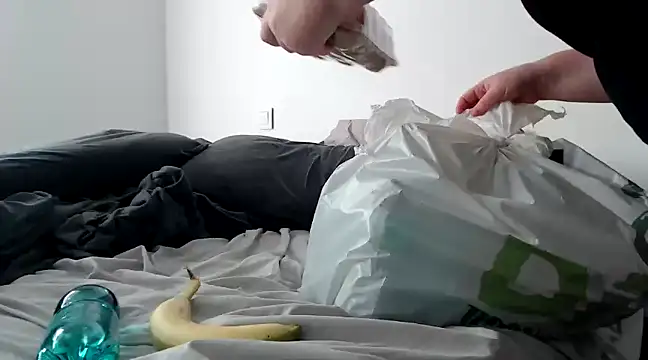 sweeti Em online show from March 19, 4:45 pm