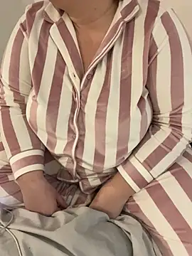 sweeti Em online show from January 9, 8:32 pm