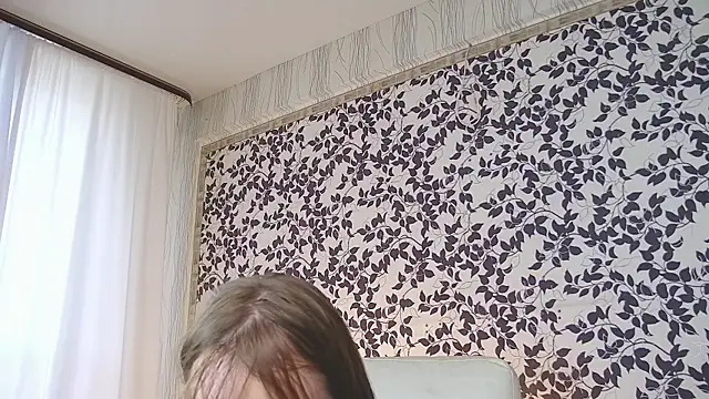 Snapshot of Laurainlove chatting on July 18, 7:12 am Laurainlove online show from July 18, 7:12 am