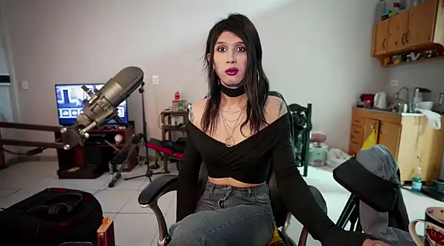 Snapshot of brenda_nataliaok chatting on March 20, 5:57 am brenda nataliaok online show from March 20, 5:57 am