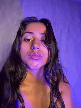 Valentinne z online show from December 14, 2:00 pm