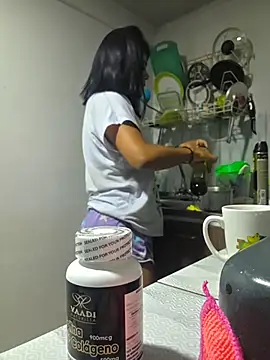 Snapshot of Hannah-grace chatting on November 16, 10:21 am Hannah-grace online show from November 16, 10:21 am