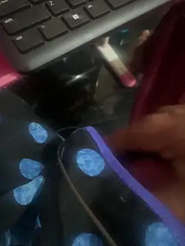 Snapshot of indian_girls_show chatting on January 1, 5:44 pm indian girls show online show from January 1, 5:44 pm