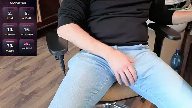 Snapshot of jan_martin chatting on October 21, 8:37 am jan martin online show from October 21, 8:37 am