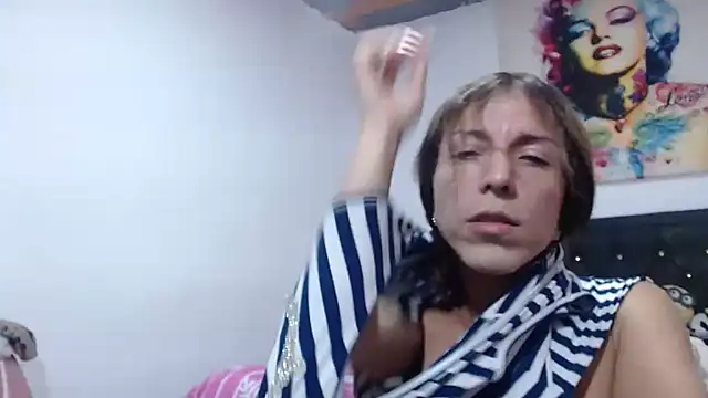Snapshot of aleera_starxx982 chatting on March 6, 1:05 am aleera starxx982 online show from March 6, 1:05 am