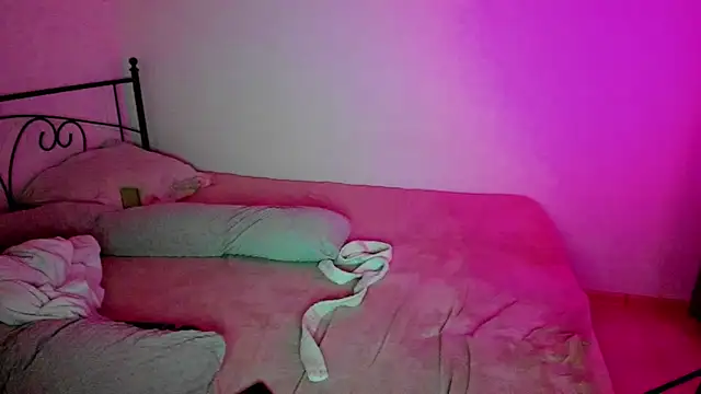 Snapshot of SexyCocobutt chatting on December 11, 10:06 pm SexyCocobutt online show from December 11, 10:06 pm