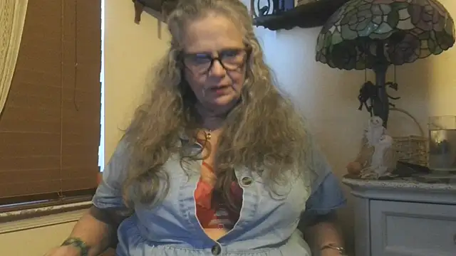 Snapshot of DestineeLoverGirl chatting on October 24, 12:34 pm DestineeLoverGirl online show from October 24, 12:34 pm