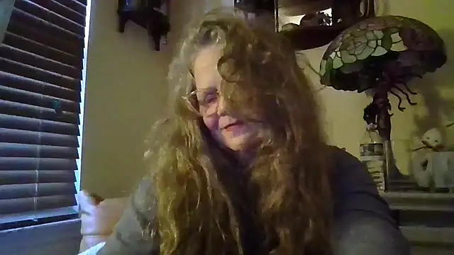 Snapshot of DestineeLoverGirl chatting on November 2, 12:40 pm DestineeLoverGirl online show from November 2, 12:40 pm