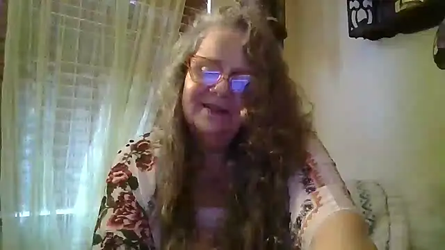 Snapshot of DestineeLoverGirl chatting on March 23, 2:43 pm DestineeLoverGirl online show from March 23, 2:43 pm