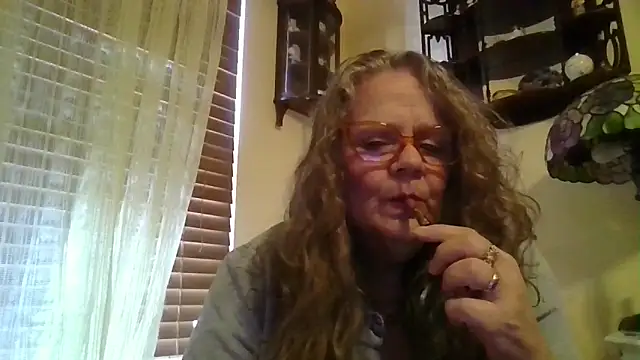 Snapshot of DestineeLoverGirl chatting on March 25, 2:12 pm DestineeLoverGirl online show from March 25, 2:12 pm