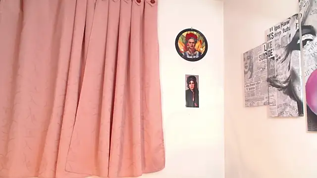 Snapshot of melisa_es chatting on February 20, 12:52 am melisa es online show from February 20, 12:52 am