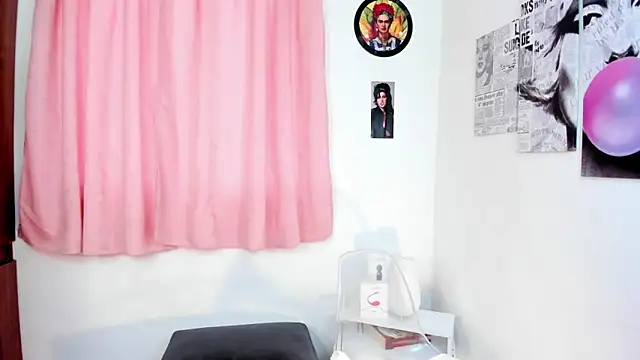 Snapshot of melisa_es chatting on February 27, 9:47 pm melisa es online show from February 27, 9:47 pm