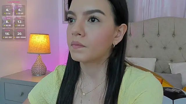 Snapshot of Beautyari_ chatting on July 18, 12:42 pm Beautyari online show from July 18, 12:42 pm
