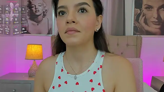 Snapshot of Beautyari_ chatting on August 1, 12:26 pm Beautyari online show from August 1, 12:26 pm