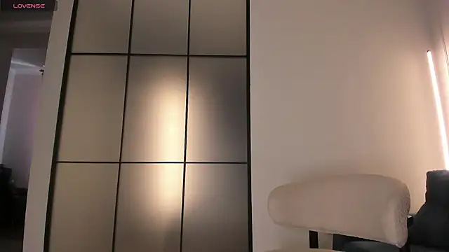 Snapshot of Lunaonekiss chatting on November 3, 8:04 am Lunaonekiss online show from November 3, 8:04 am