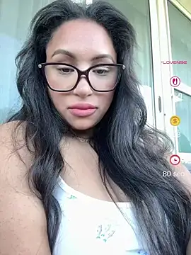 Snapshot of MeghanXO chatting on July 8, 1:37 pm MeghanXO online show from July 8, 1:37 pm