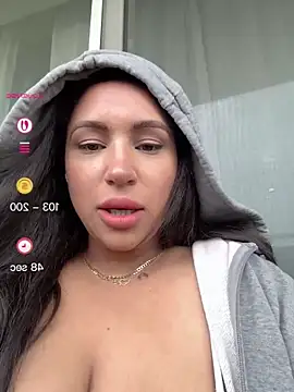 Snapshot of MeghanXO chatting on July 21, 1:35 pm MeghanXO online show from July 21, 1:35 pm