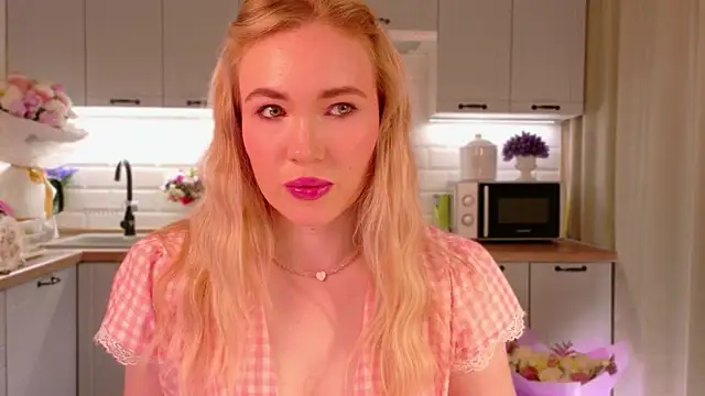 Veronika Mitchel online show from November 29, 3:04 pm