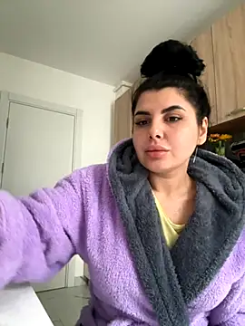 Snapshot of Scarlett-Dream chatting on November 13, 7:18 am Scarlett-Dream online show from November 13, 7:18 am