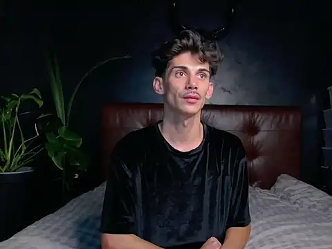 Snapshot of DanielCrush1 chatting on October 4, 6:17 pm DanielCrush1 online show from October 4, 6:17 pm