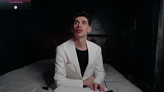 DanielCrush1 online show from November 26, 4:30 pm