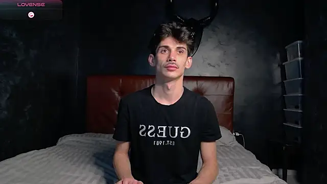 DanielCrush1 online show from December 23, 1:47 am