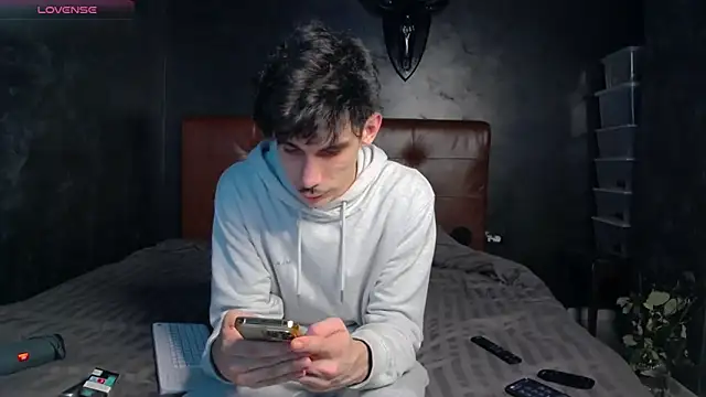 DanielCrush1 online show from February 24, 7:01 pm