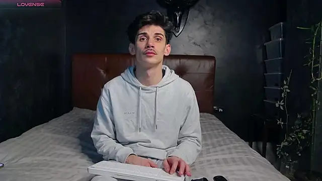 DanielCrush1 online show from March 17, 5:49 pm