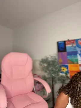 stormyy  online show from April 30, 1:01 am