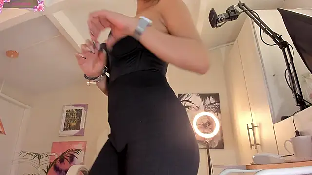 Snapshot of catalinasaiz chatting on January 11, 4:03 pm catalinasaiz online show from January 11, 4:03 pm