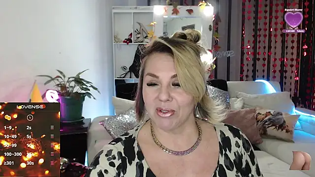 Snapshot of Myrnasexxx chatting on February 14, 5:30 am Myrnasexxx online show from February 14, 5:30 am