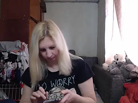 Snapshot of BustyBlond chatting on February 8, 12:50 pm BustyBlond online show from February 8, 12:50 pm