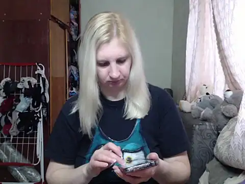 Snapshot of BustyBlond chatting on March 10, 3:30 pm BustyBlond online show from March 10, 3:30 pm