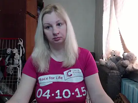 Snapshot of BustyBlond chatting on March 13, 6:37 am BustyBlond online show from March 13, 6:37 am